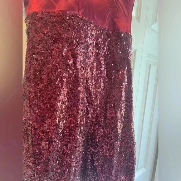Dance‎ in the Spotlight Burgundy Satin Sequin Bustier Mini Dress Size M B25 - Picture 5 of 8